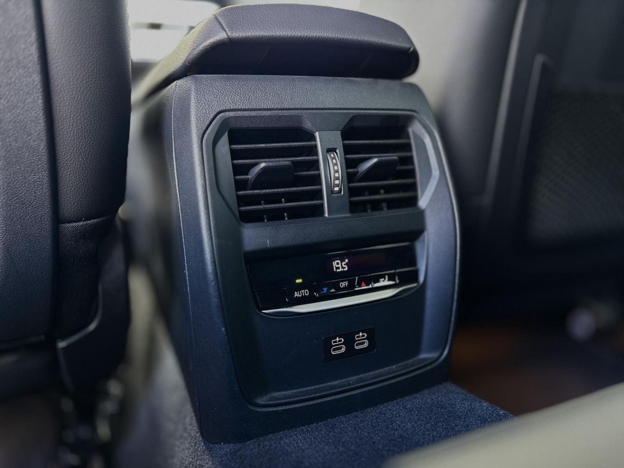 BMW 330e T. M Sport - Samsaru's Car Outlet