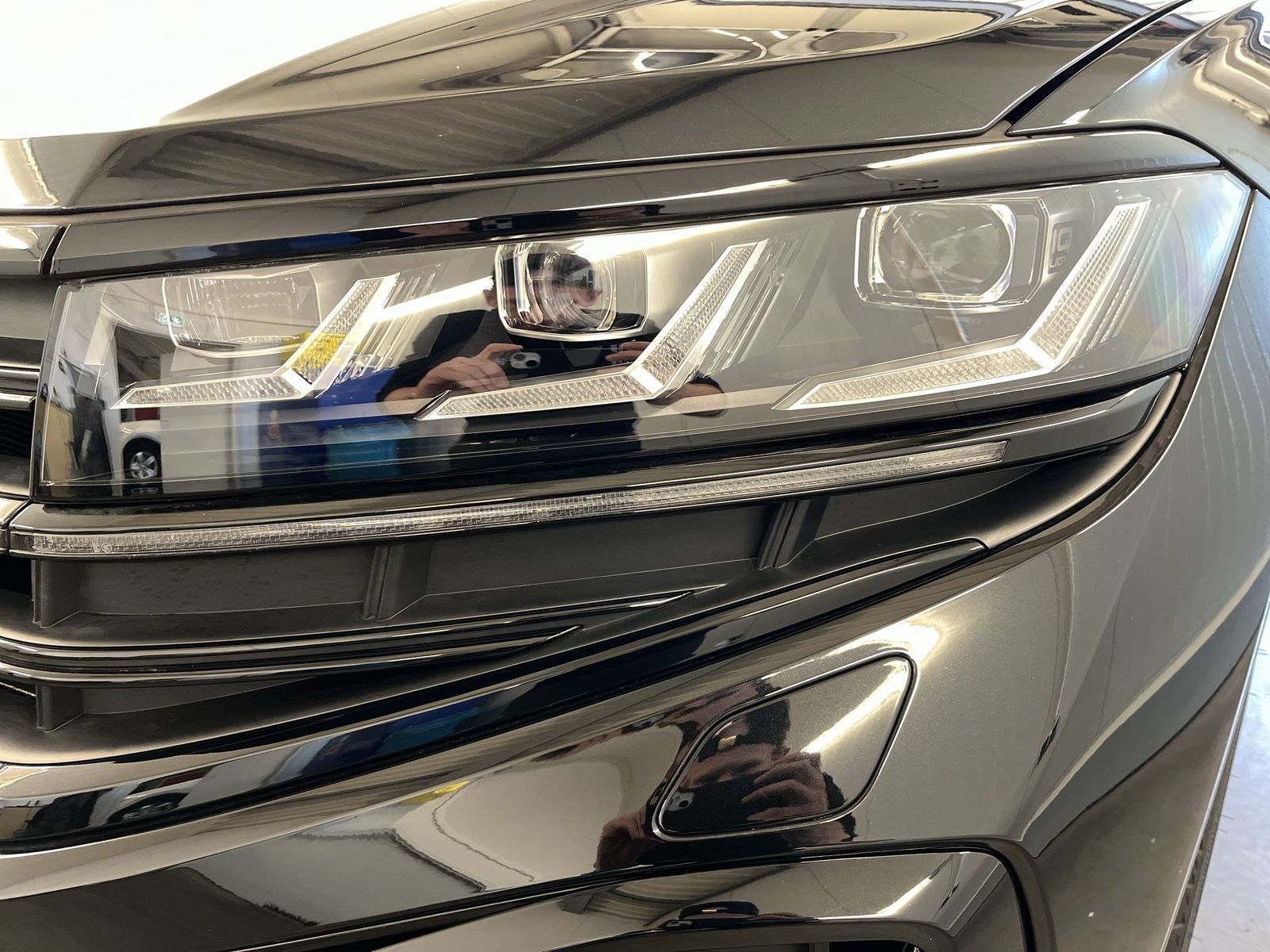 Volkswagen Touareg R-Line 3.0 V6 TDI 4Motion NP: 123740,-