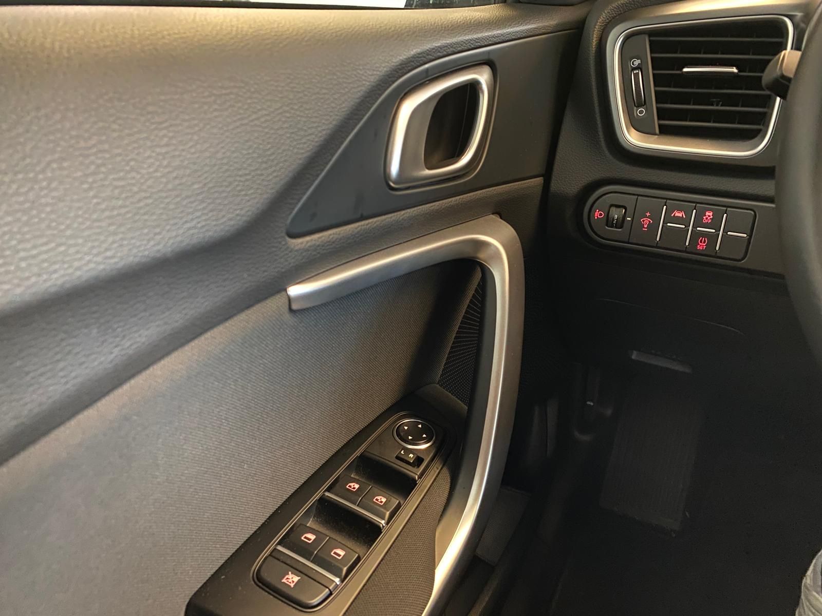 Kia Ceed - Samsaru's Car Outlet