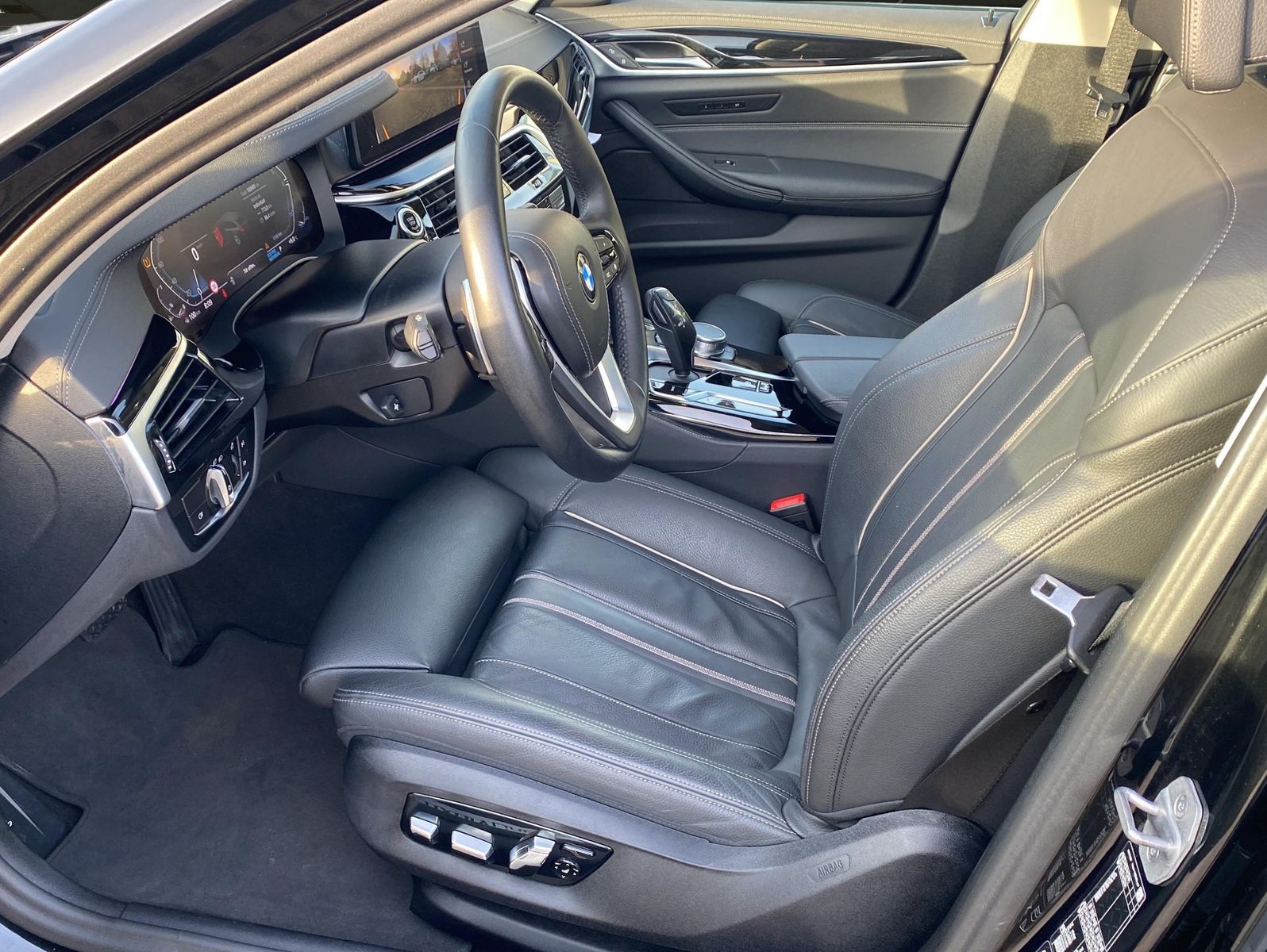 BMW 530 i xDrive Luxury Line*KeyGo*AHK*