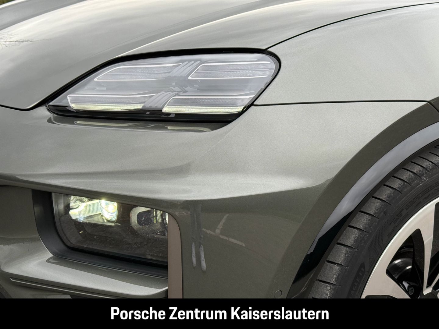 Porsche Macan Turbo 22-Zoll Rückfahrkamera LED-Matrix