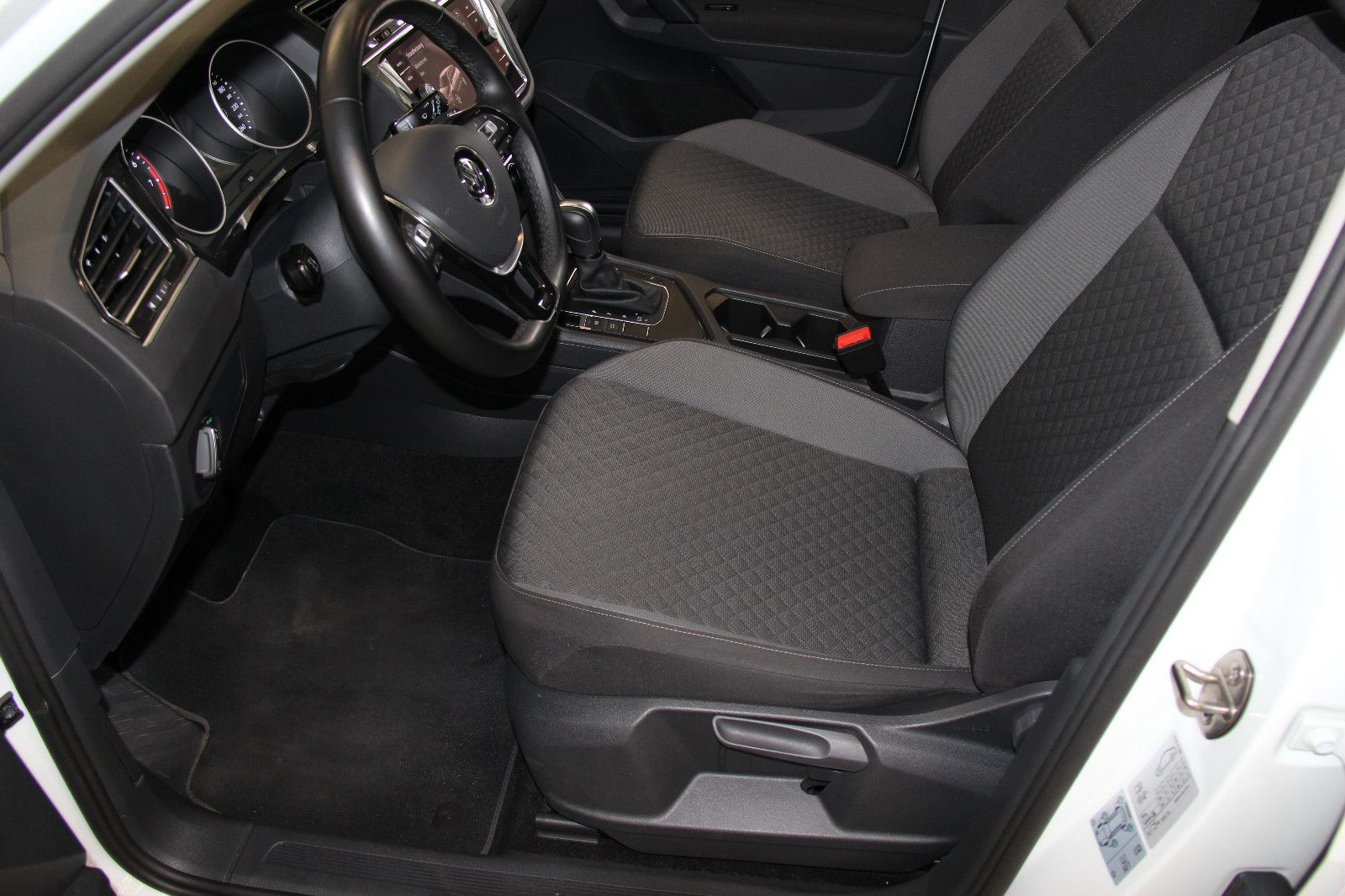 Volkswagen Tiguan 1.5 TSI DSG - Samsaru's Car Outlet