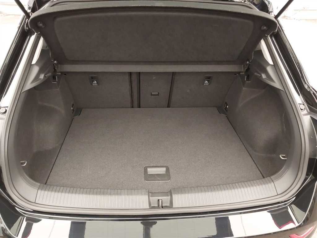 Volkswagen T-Roc Life 1.5 TSI DSG - Samsaru's Car Outlet