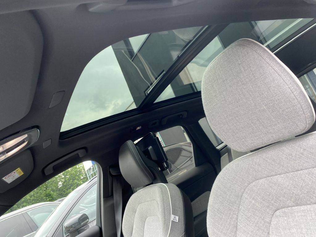 Volvo XC60 Ultimate Dark Recharge Plug-In Hybrid AWD T