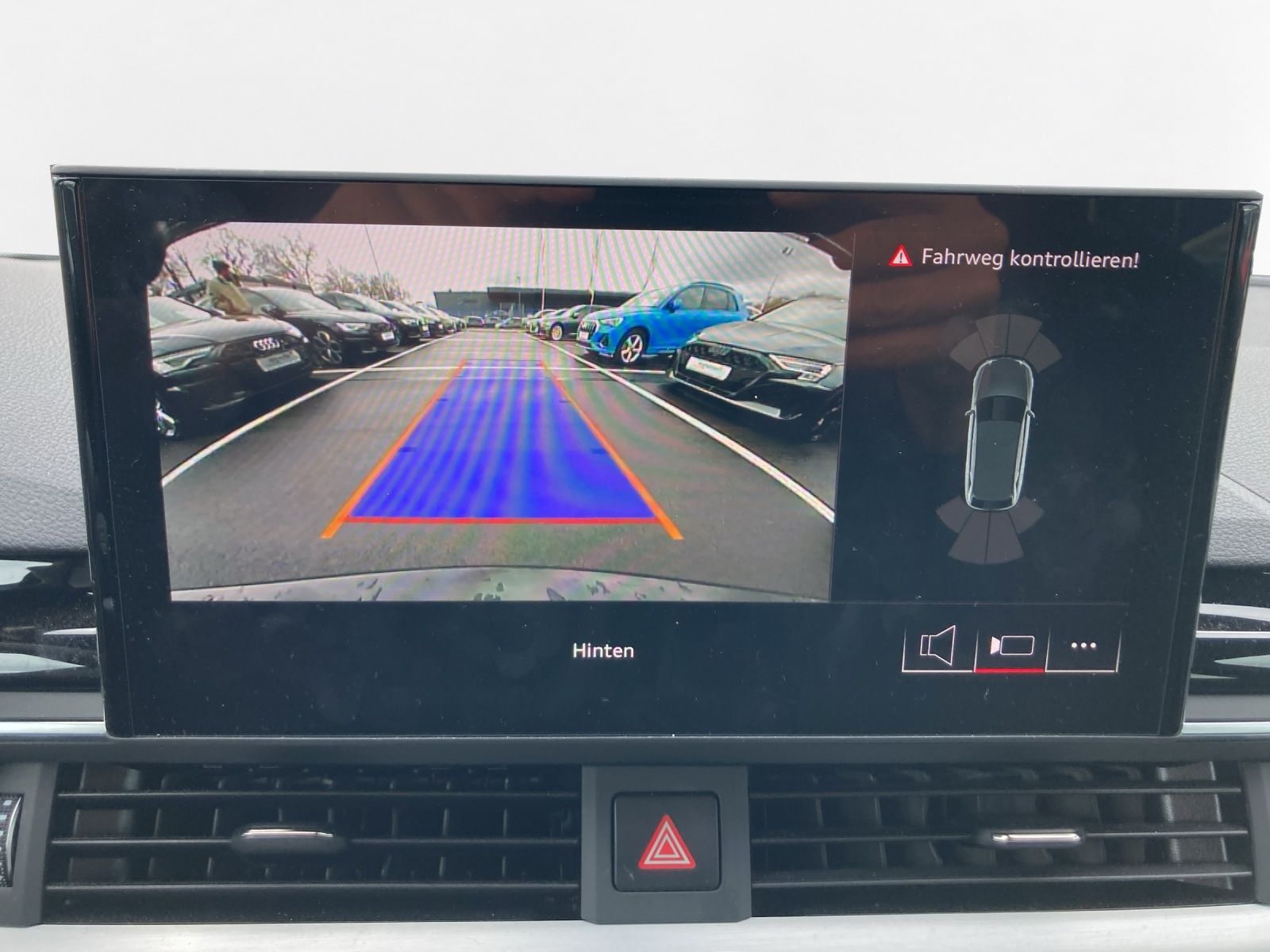 Audi A4 Avant 40 TFSI Q 2x S LINE AHK MATRXI-LED LM19