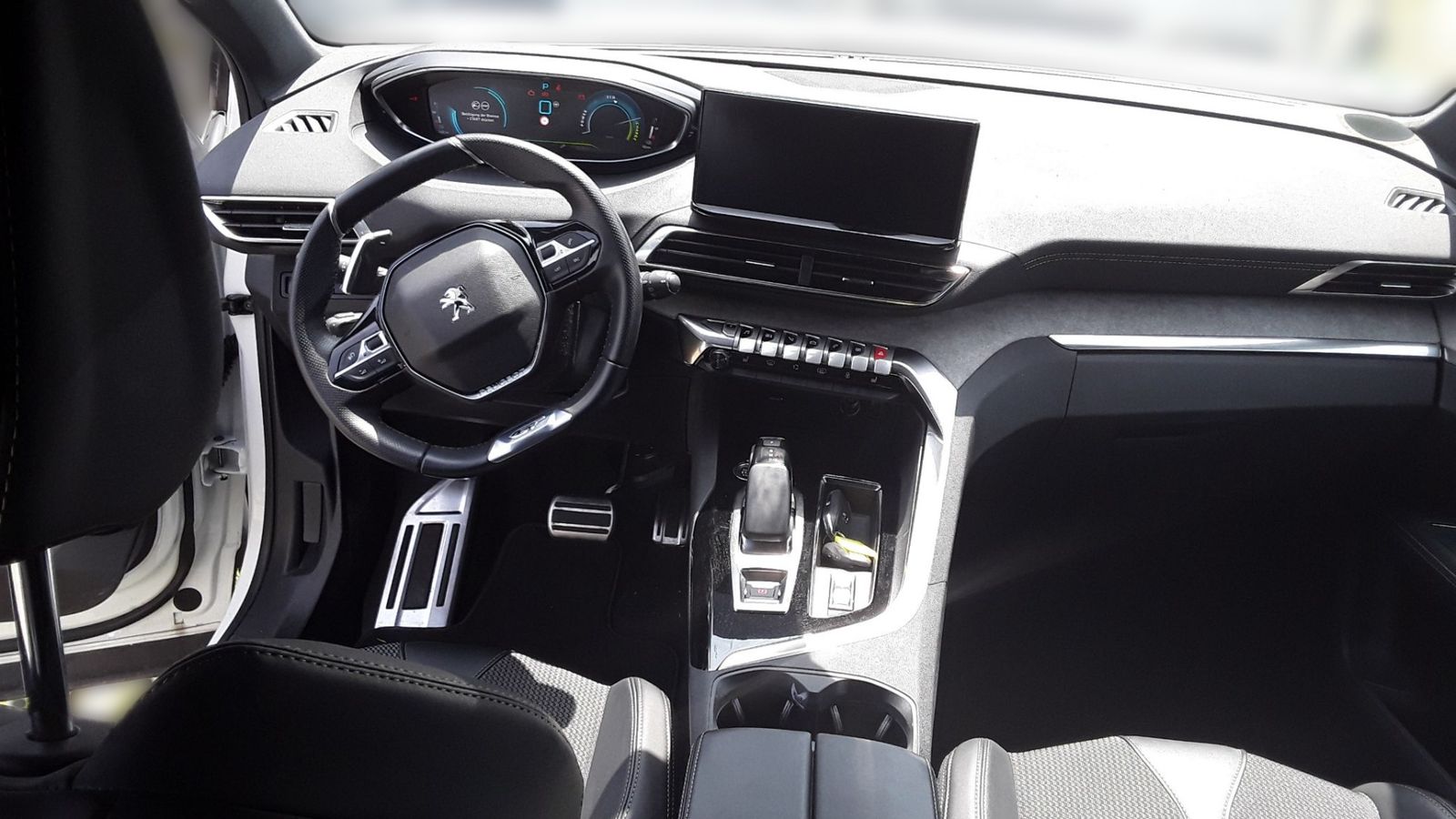 Peugeot 3008 Hybrid 225 (Plug-In) e-EAT8 GT Navi LED