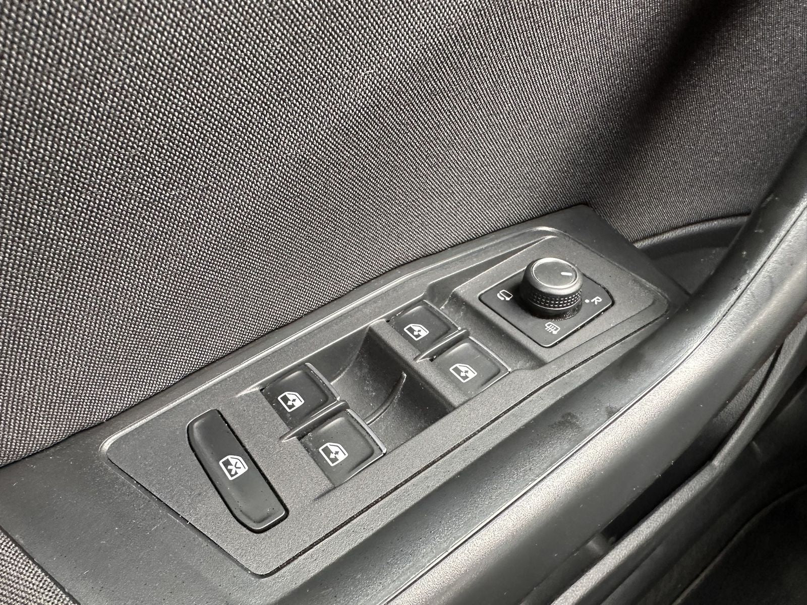 Volkswagen T-Roc 2.0 TDI United - Samsaru's Car Outlet