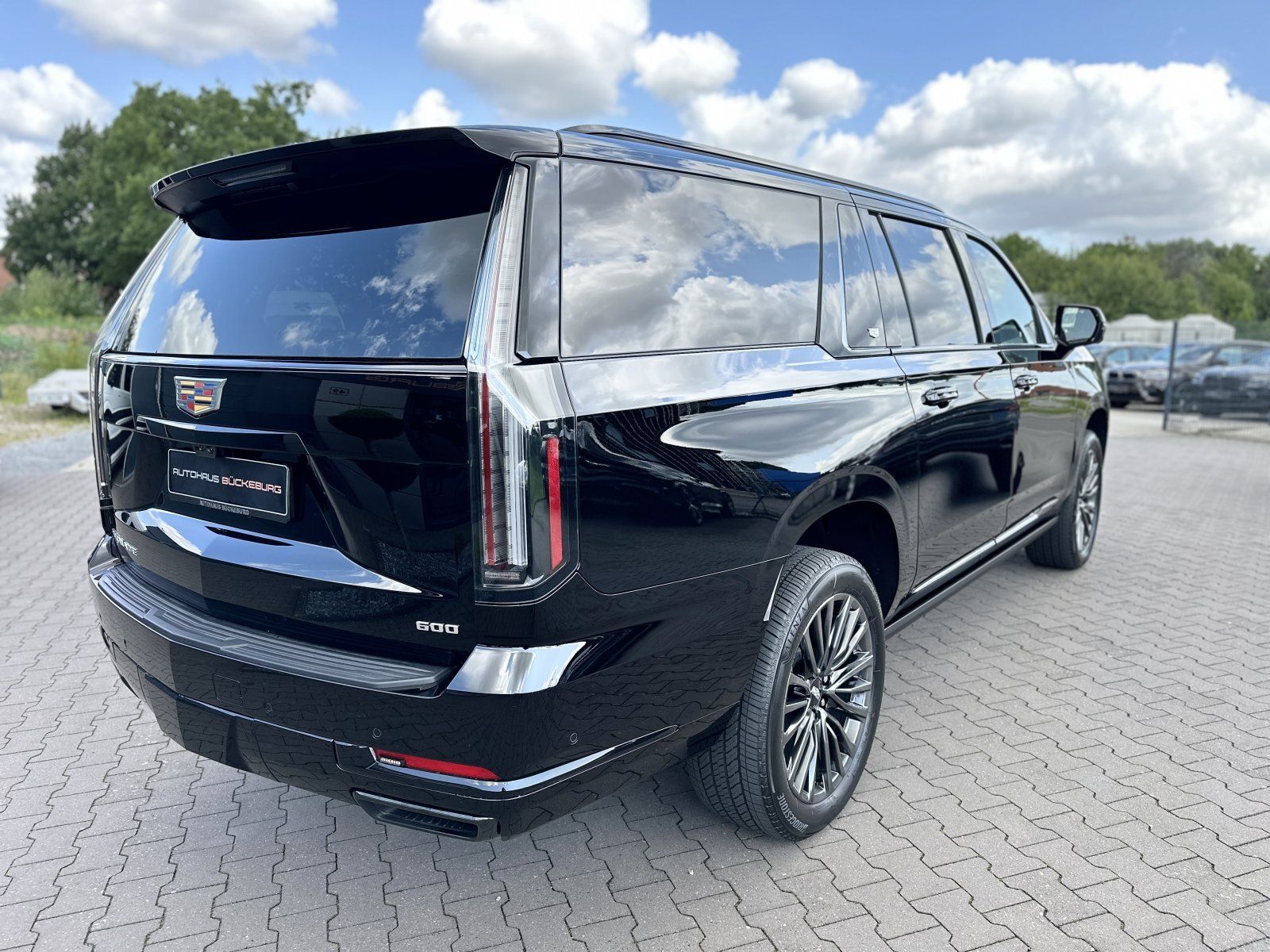 Cadillac Escalade   MY25 ESV Sport Platinum Langversion