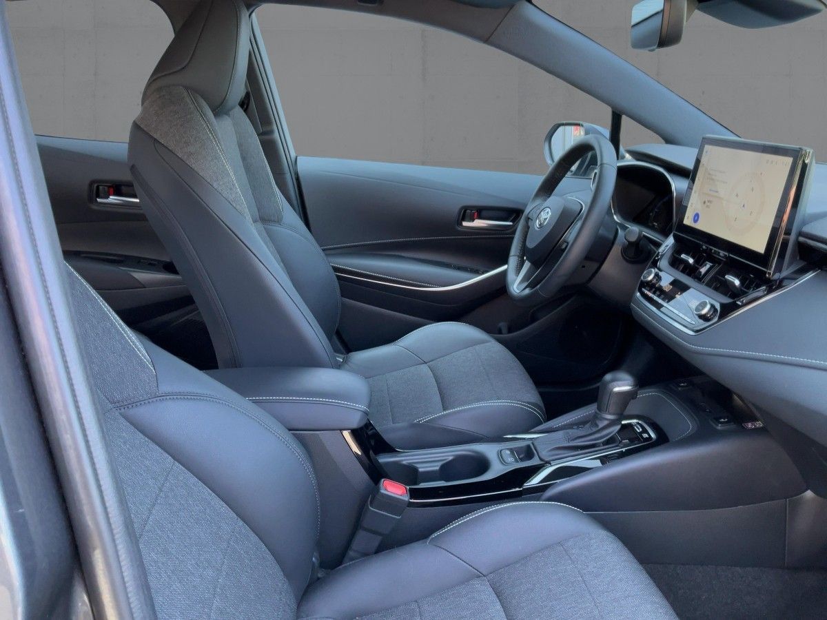 Toyota Corolla 1.8 Hybrid TEAM D LED+NAV+ACC+RFK+SHZ
