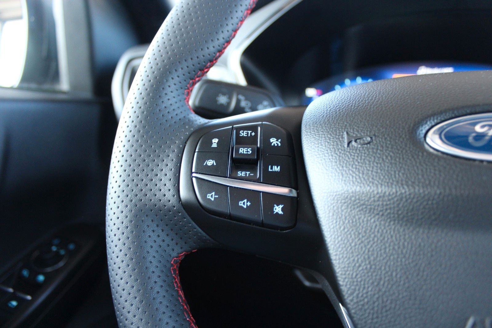 Ford Kuga ST-Line X Plug-In Hybrid - Samsaru's Car Outlet