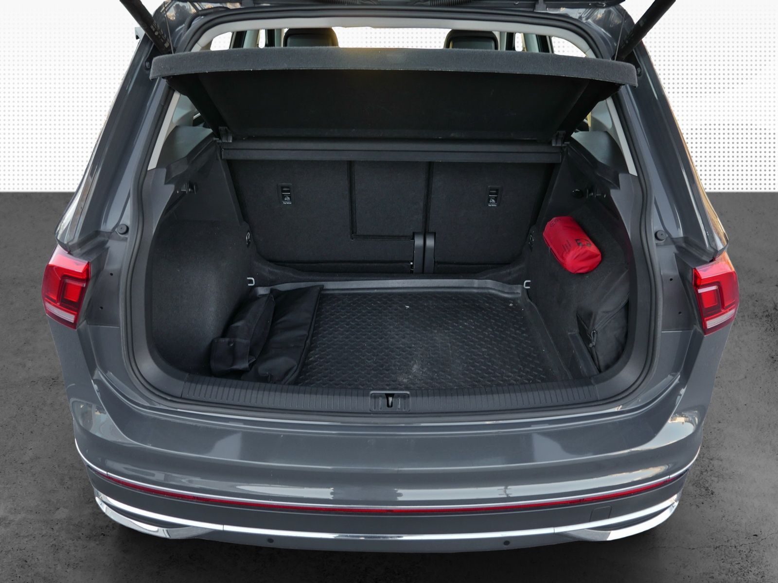 Volkswagen Tiguan Elegance 2.0 TDI - Samsaru's Car Outlet