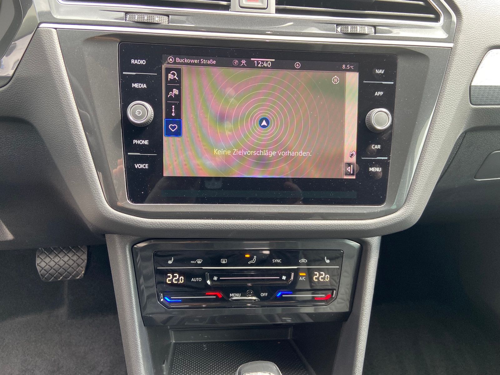 Volkswagen Tiguan Life - Samsaru's Car Outlet