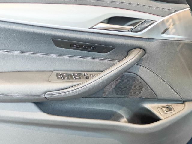 BMW 520 d xDrive Touring Luxury Line HUD+AHK+Memory