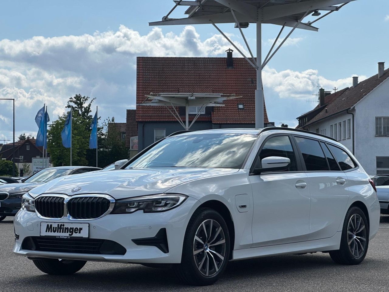 BMW 320e T. LiveProf.M - Samsaru's Car Outlet