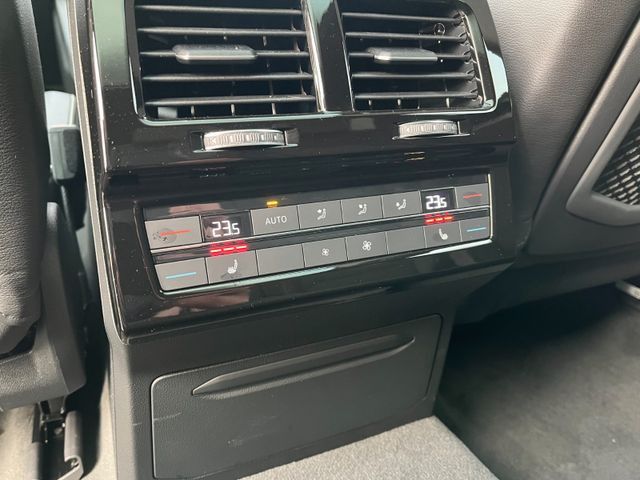 Volkswagen Touareg 3.0 TDI R-Line - Samsaru's Car Outlet