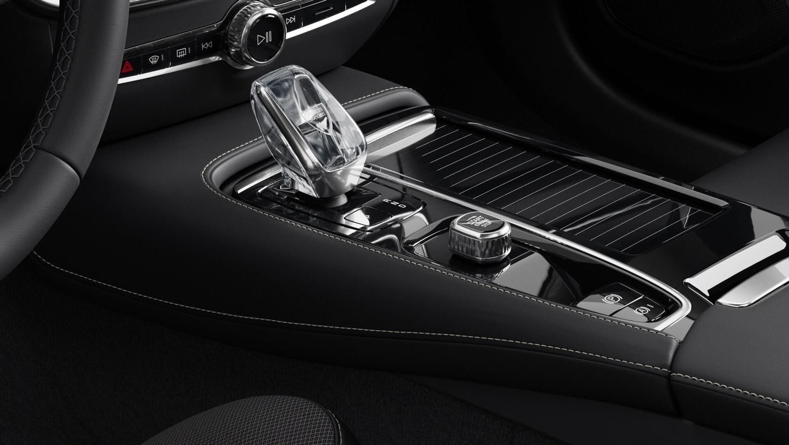 Volvo V60 Plus Dark T8 AWD H/K 360° AHK PANO TH-LED BP