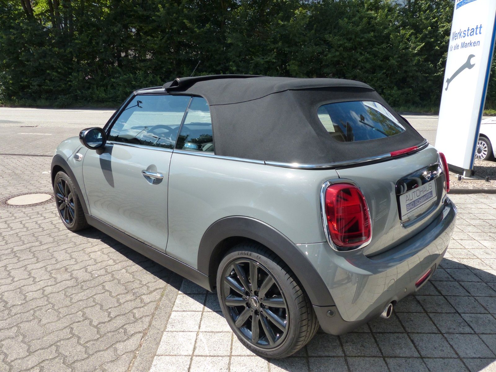 MINI Cooper Cabrio Chili - Samsaru's Car Outlet
