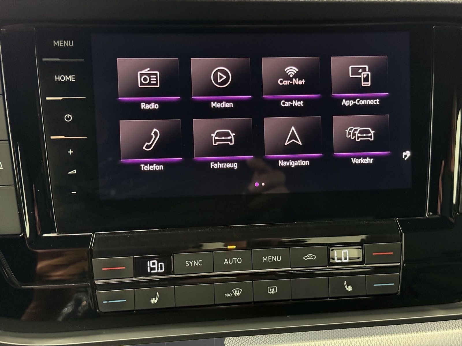 Volkswagen Touareg 3.0 TDI R-LINE BLACK - Samsaru's Car Outlet