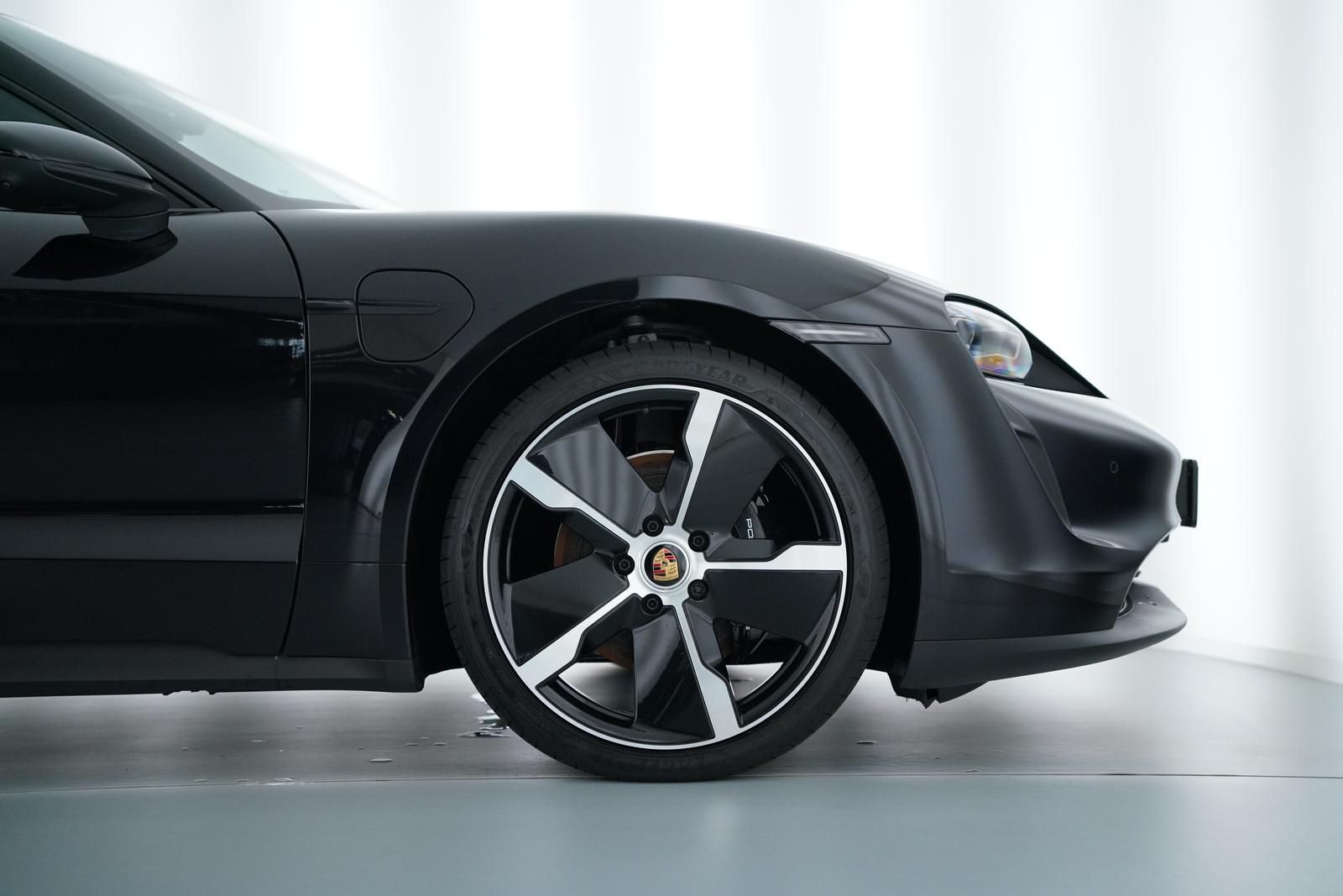 Porsche TAYCAN 4S 75-JAHRE+BOSE+PANO+21" EXCLUSIVE FELGE