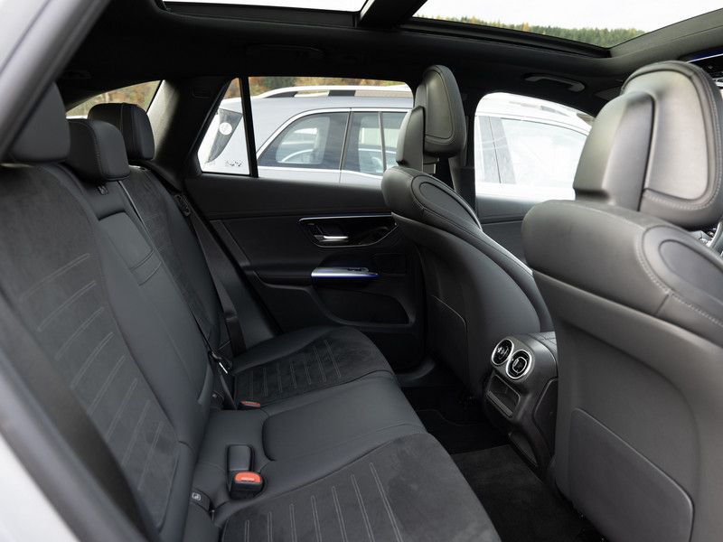 Mercedes-Benz GLC 300 d 4M AMG-Sport/Pano/AHK/Night/Distr/20'