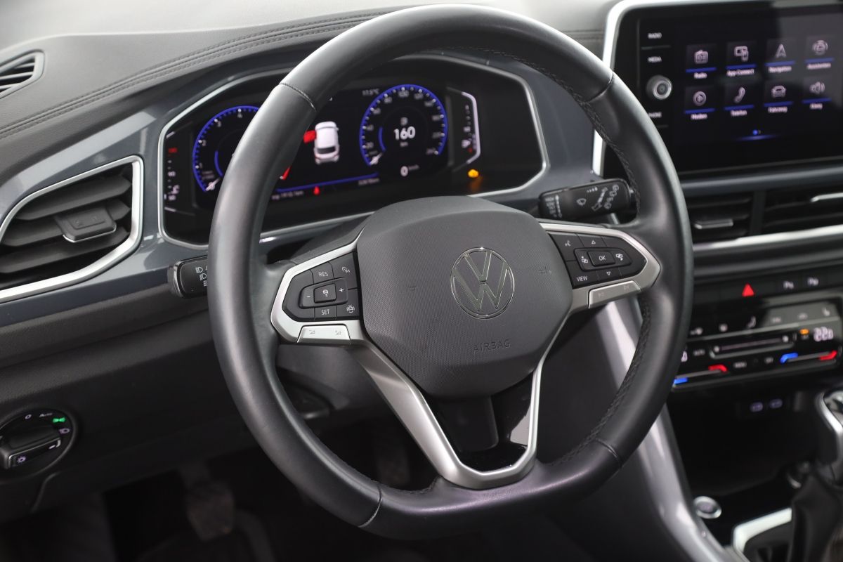 Volkswagen T-Roc 1.0 TSI Style - Samsaru's Car Outlet