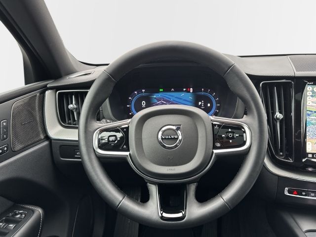 Volvo XC60 B5 Benzin AWD Ultimate Dark 20'' ACC StandH