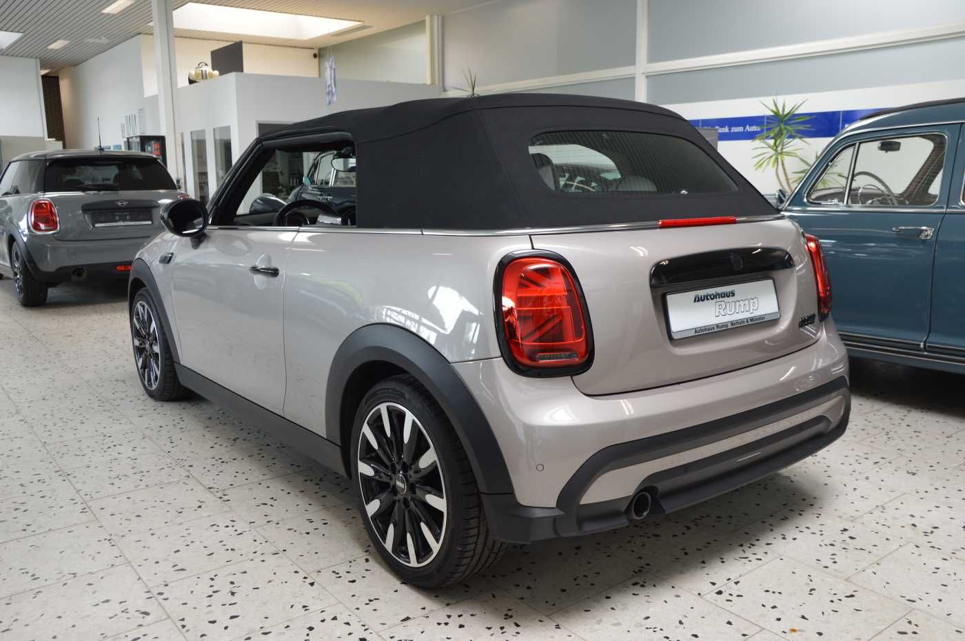 MINI CABRIO Cooper Classic - Samsaru's Car Outlet