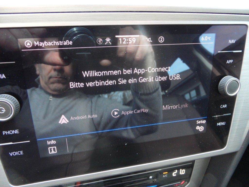 Volkswagen Passat 2.0 TDI SCR DSG - Samsaru's Car Outlet