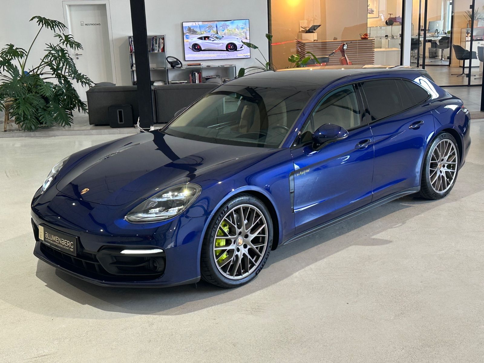 Porsche Panamera Sport Turismo 4 E-Hybrid Plat. Edition