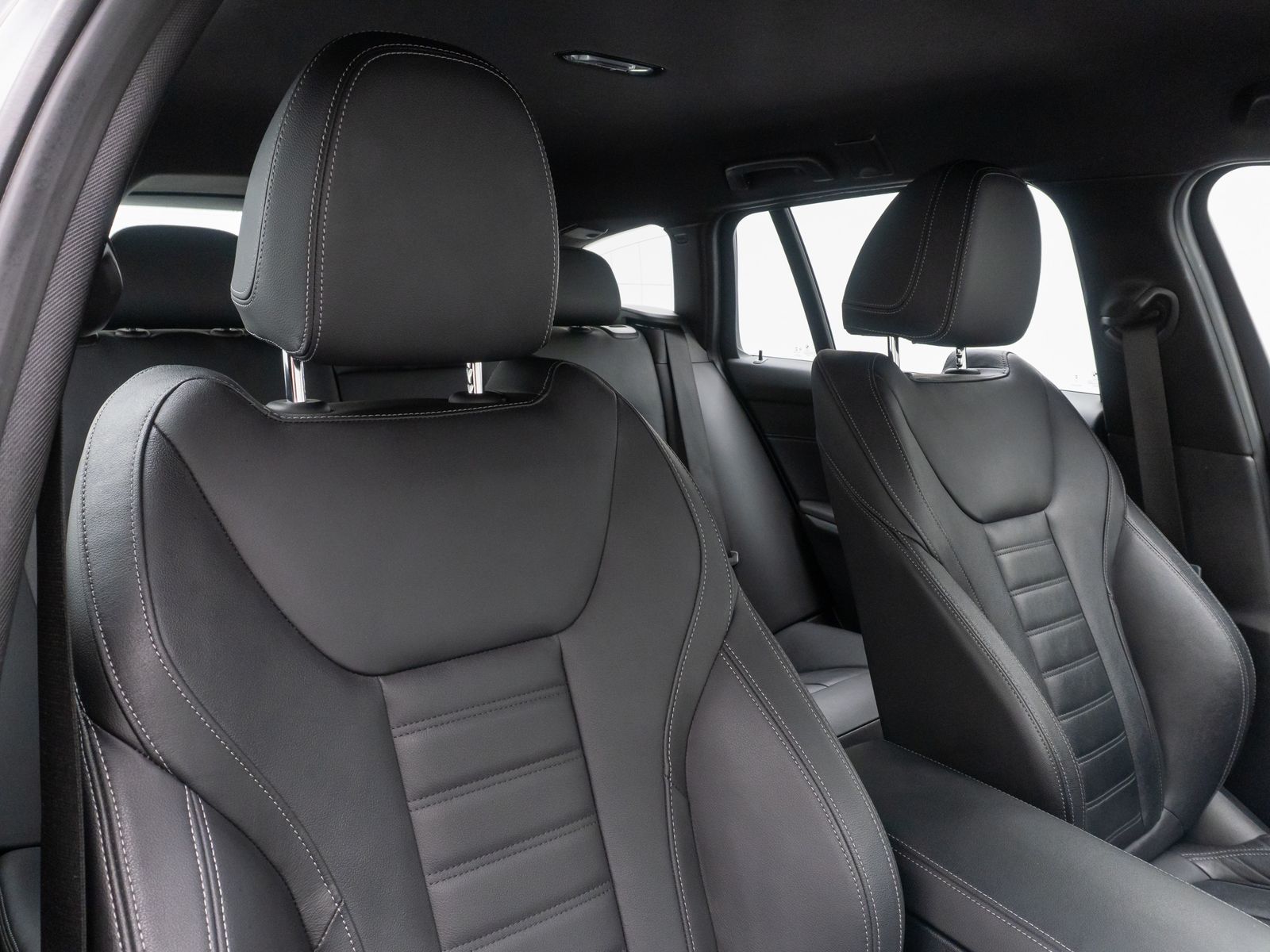 BMW 320i Sport Line - Samsaru's Car Outlet