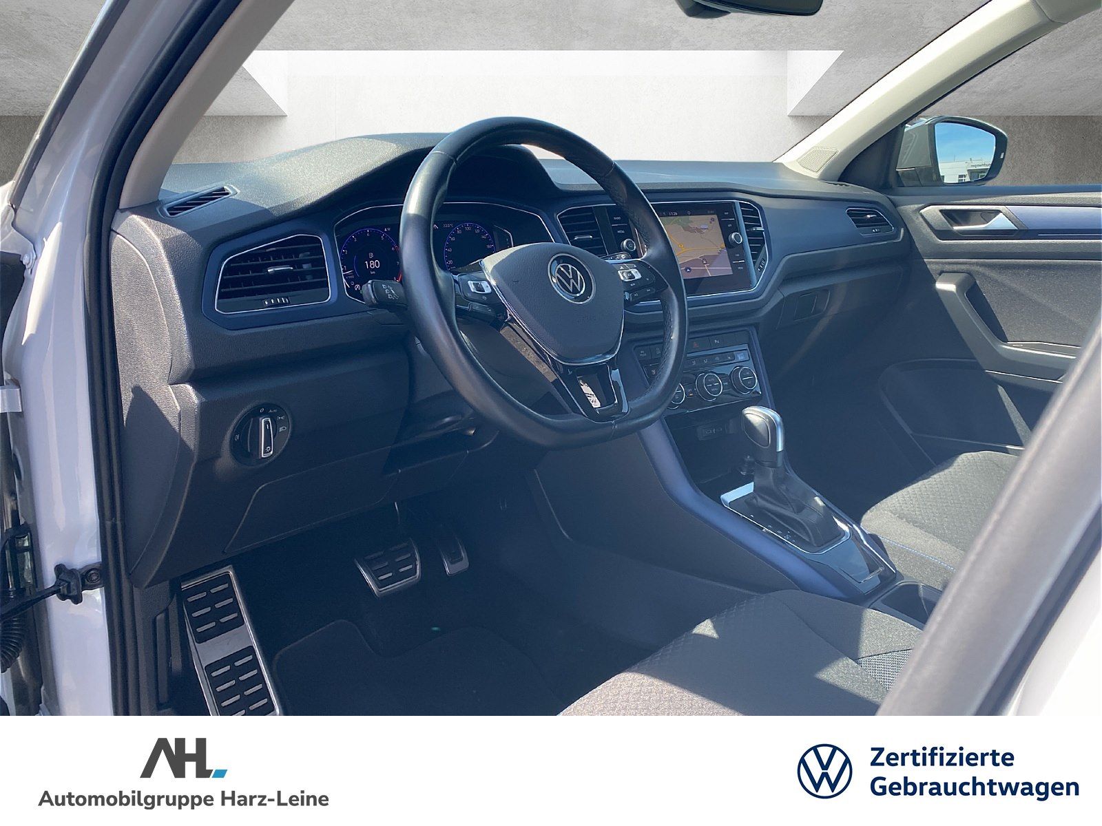 Volkswagen T-Roc 1.5 TSI United DSG - Samsaru's Car Outlet