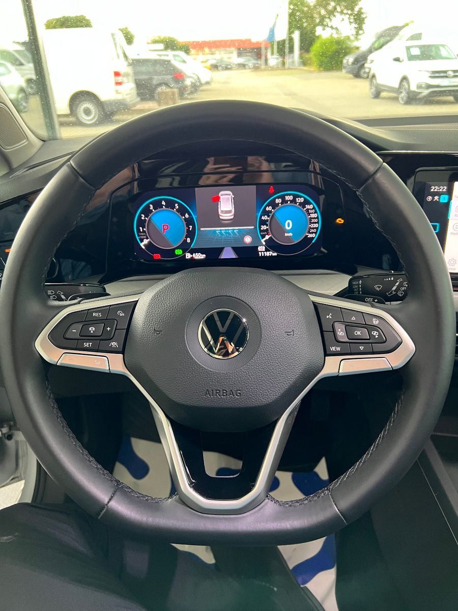 Volkswagen Golf VIII Variant Life 1.5 TSI - Samsaru's Car Outlet