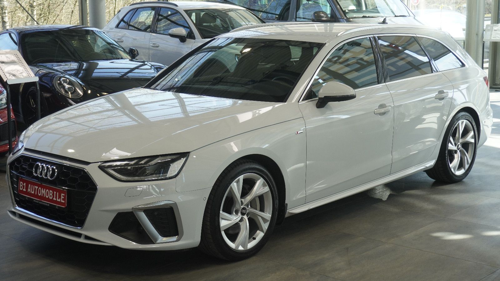 Audi A4 Avant 40 TFSI quatt S line - Samsaru's Car Outlet