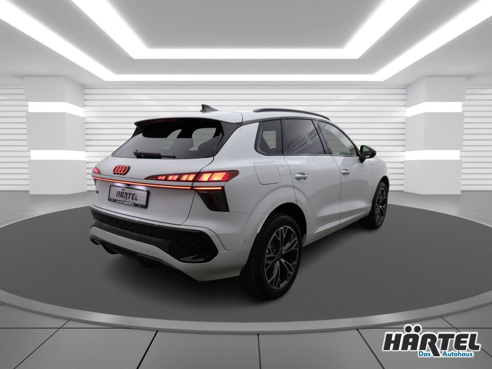 Audi Q3 S-LINE 35 TFSI S TRONIC (+ACC-RADAR+LEDER)