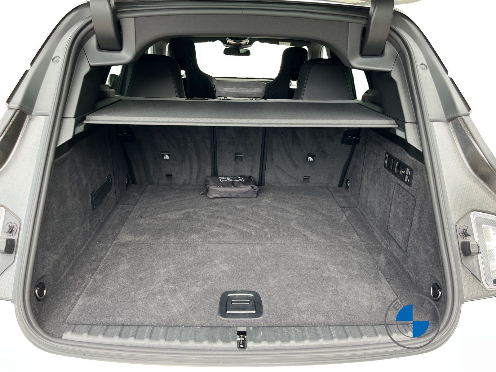 BMW iX M70 xDrive 23" Pano Sky DA/PA Prof. AHK