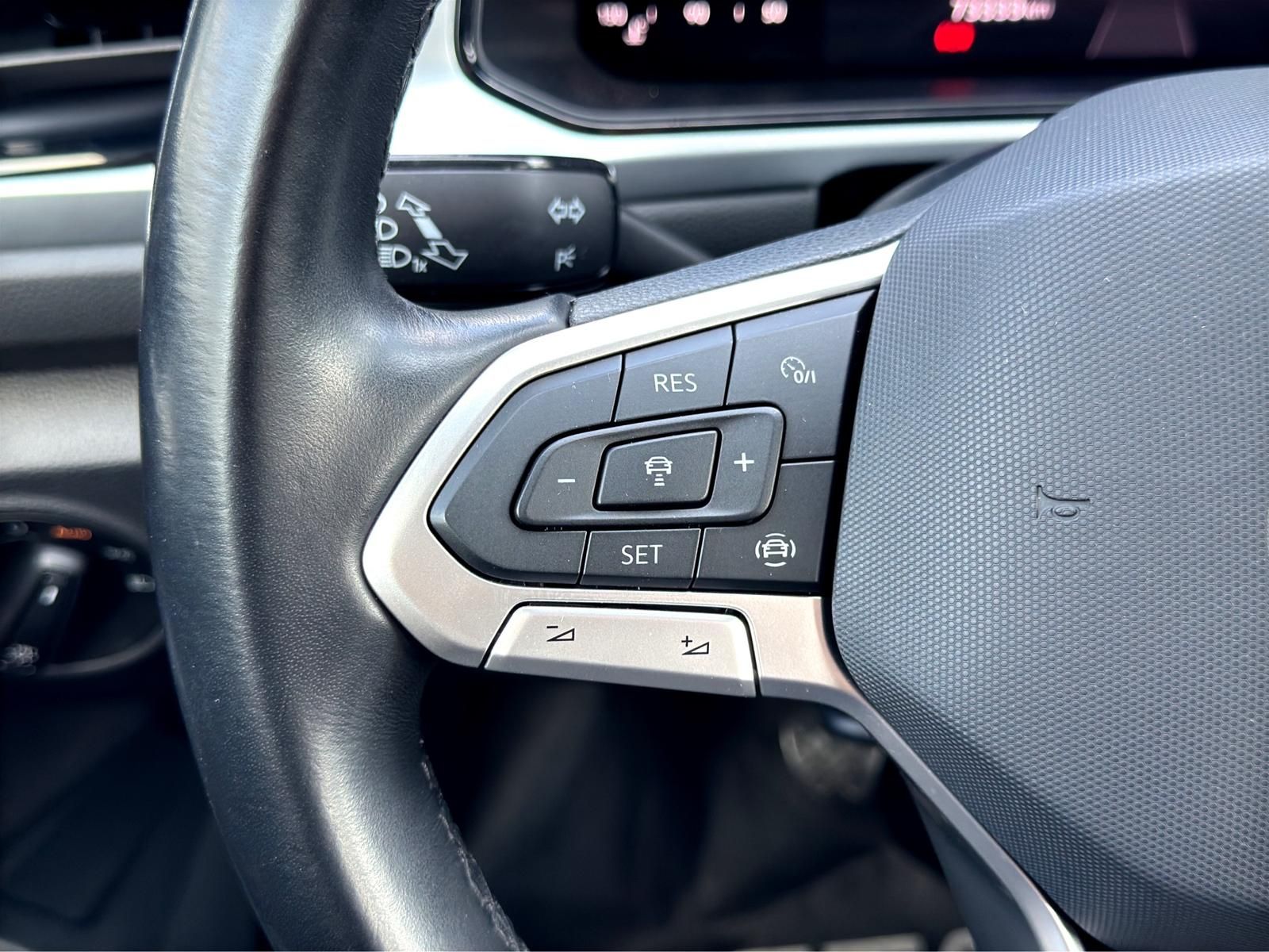 Volkswagen T-Roc Life 2.0 TDI - Samsaru's Car Outlet