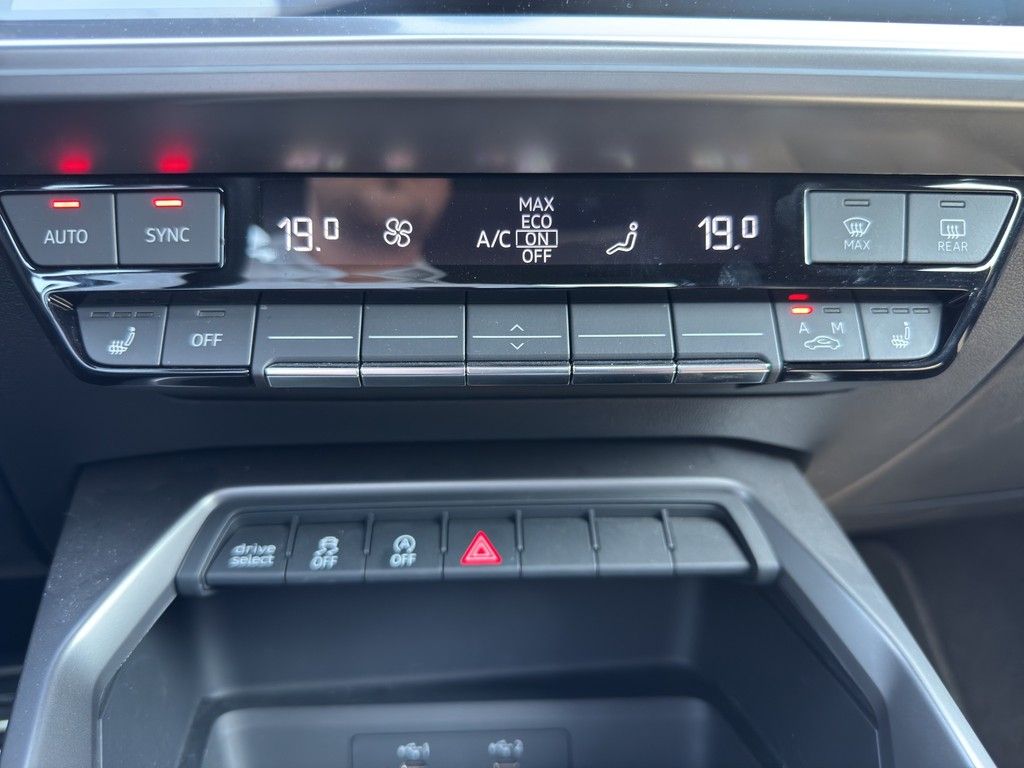 Audi A3 Lim. 35 TFSI S-Line *B&O*MATRIX-LED*CARBON*NA