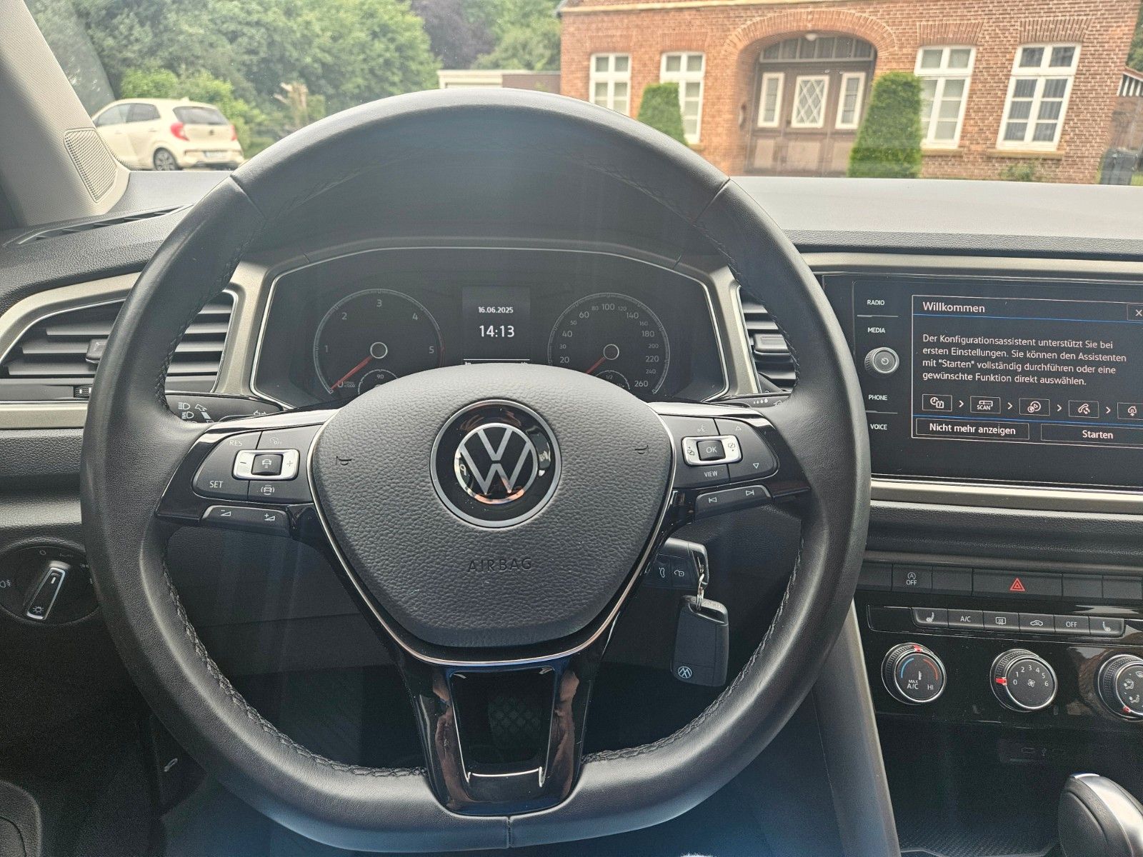 Volkswagen T-Roc 2.0 TDI Style" → "Volkswagen T-Roc 2.0 TDI Style - Samsaru's Car Outlet