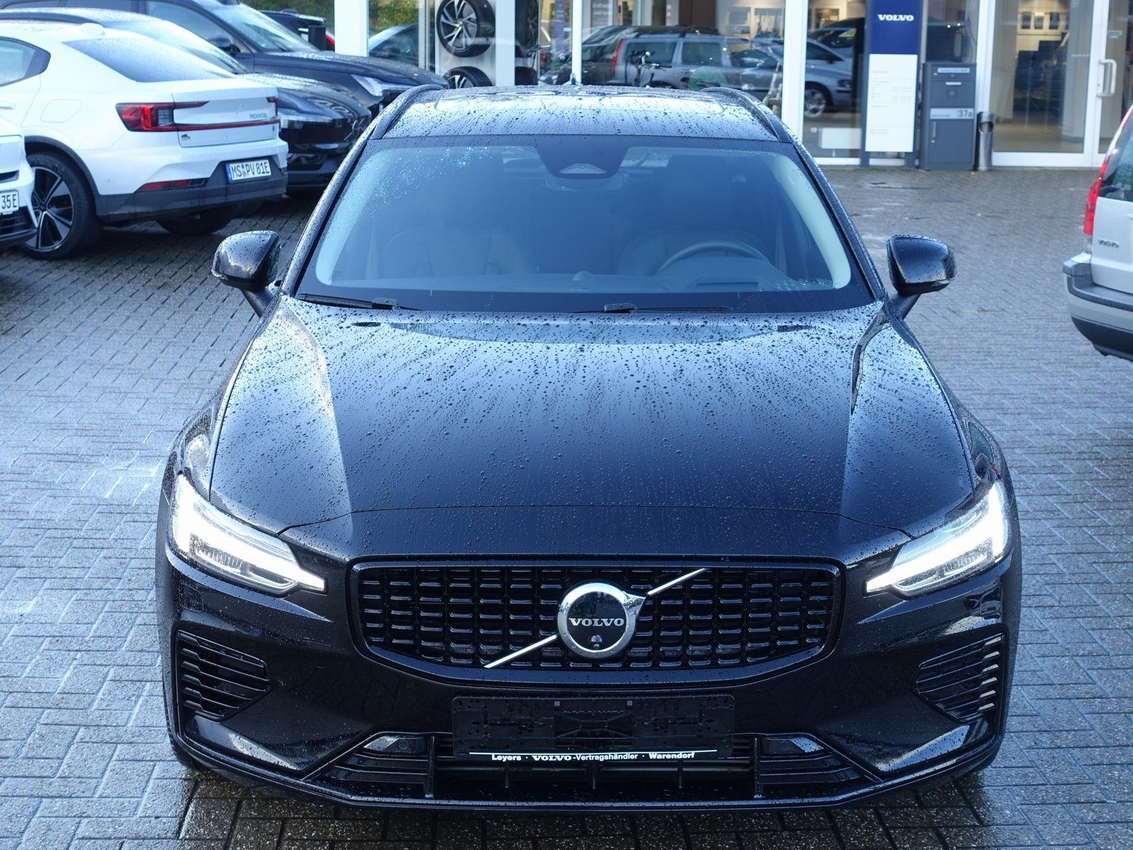 Volvo V60 Ultra Dark T8 AWD Plug-in Hybrid/360/B&W/AHK