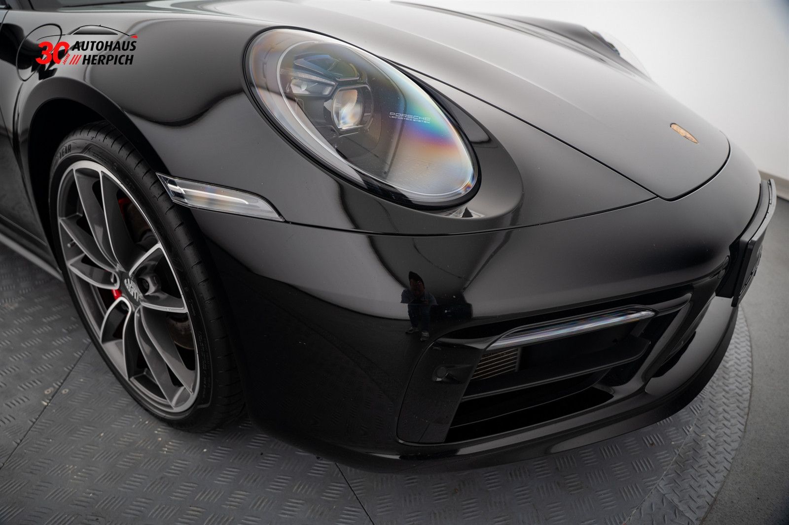 Porsche 992 .1 Targa 4S SportDesign Lift Matrix HAL Inno