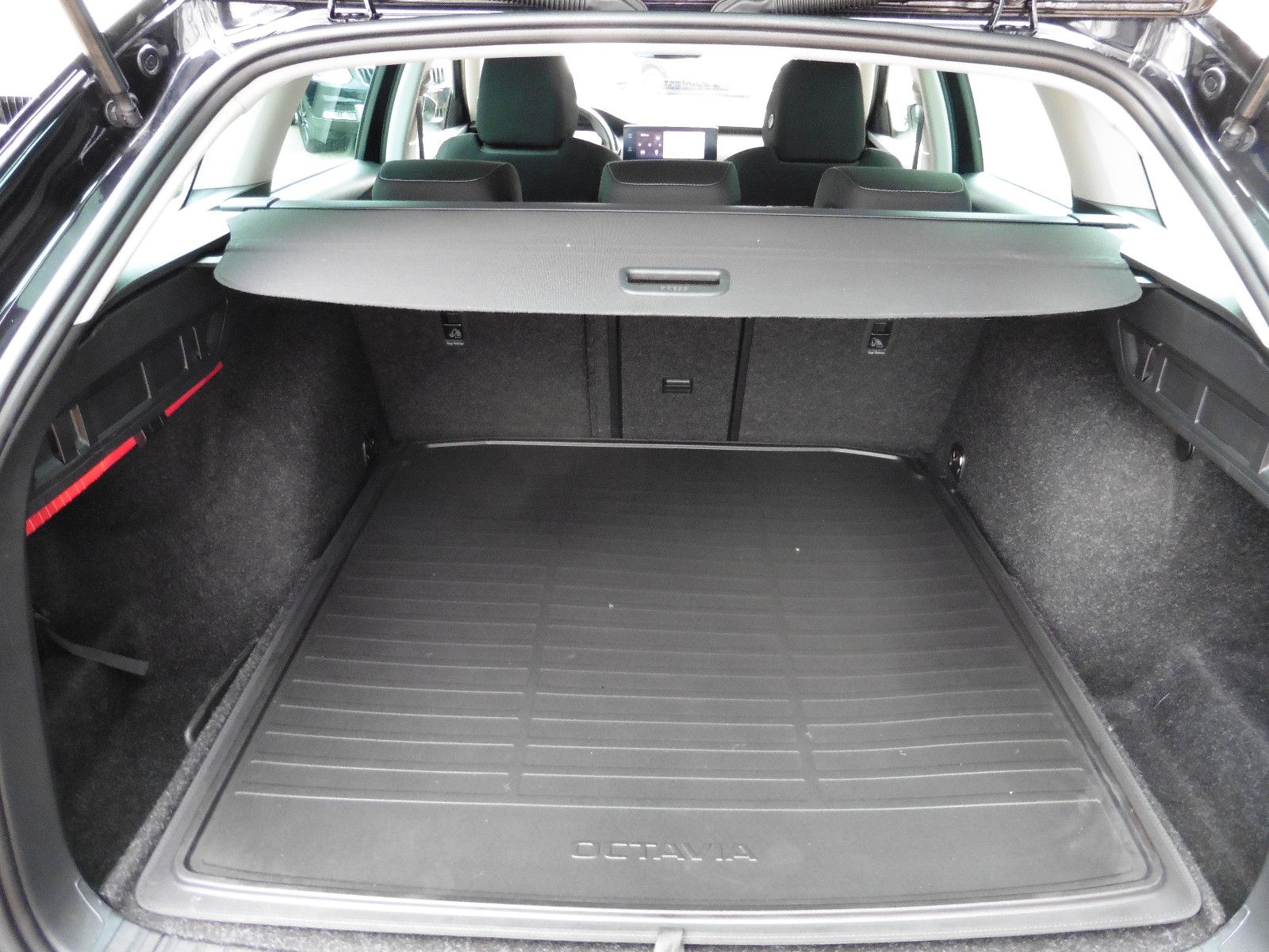 Skoda Octavia 1.0 Ambition - Samsaru's Car Outlet