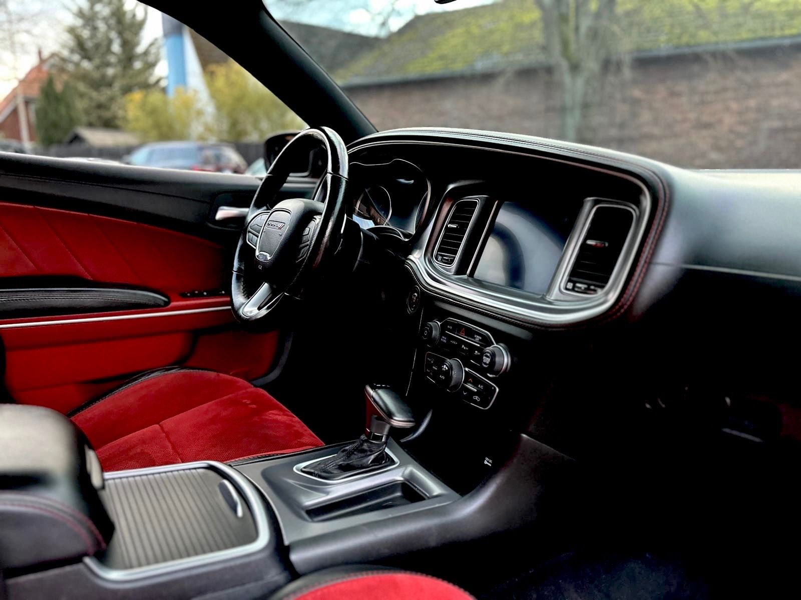Dodge SRT*6,4*V8*BREMBO*STERNHIMMEL*NAVI*LED*GARANTIE*