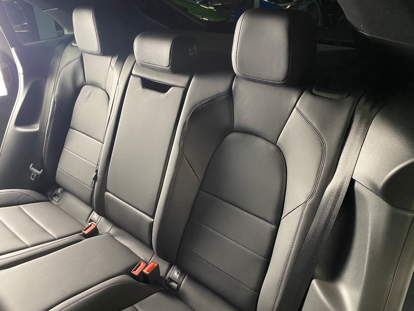 Porsche Macan 4 | Panorama Dachsystem | Beifahrerdisplay