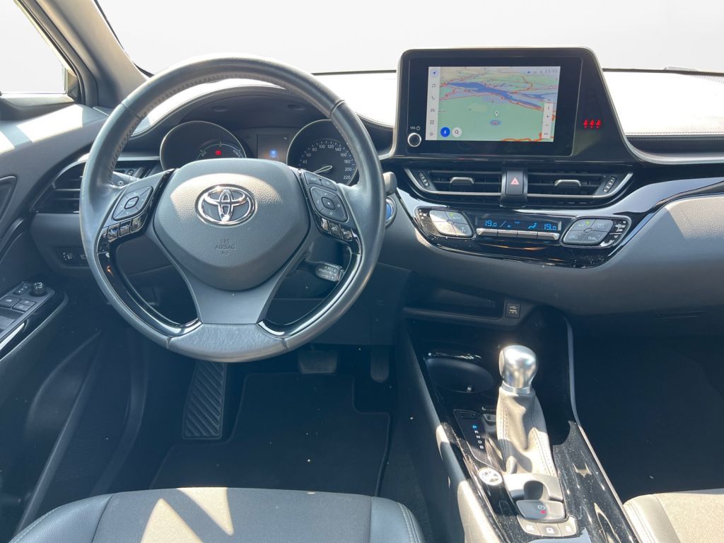 Toyota C-HR Hybrid Team - Samsaru's Car Outlet