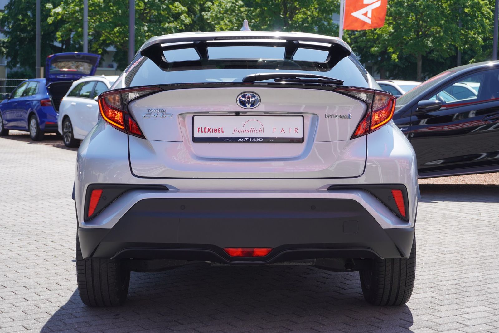 Toyota C-HR 1.8 Hybrid - Samsaru's Car Outlet