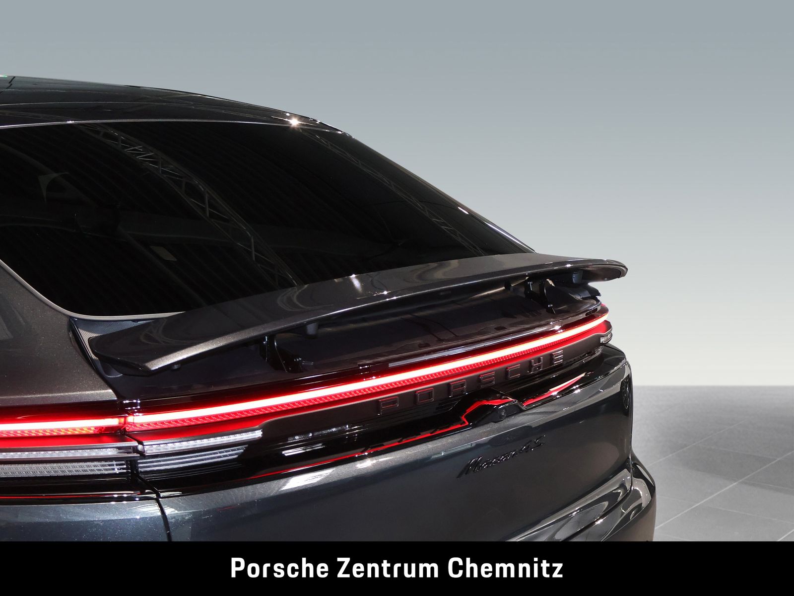 Porsche Macan 4S Electric Luft;AHZV;Pano;BOSE;Matrix-LED