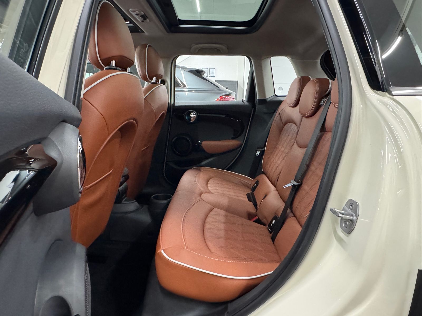 MINI Cooper S Aut. - Samsaru's Car Outlet