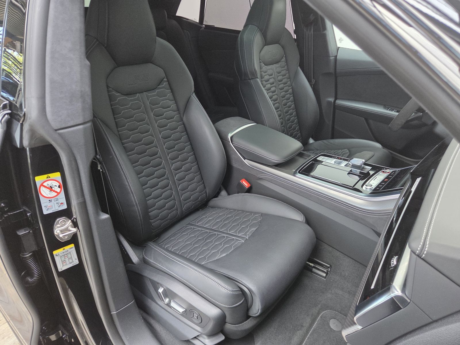 Audi RSQ8 Sportabgas AHK Standhzg. Black+ RS-Design