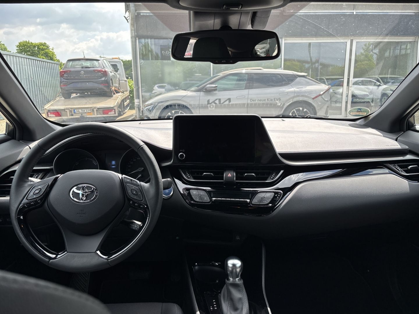 Toyota C-HR Hybrid Team D 2.0 - Samsaru's Car Outlet