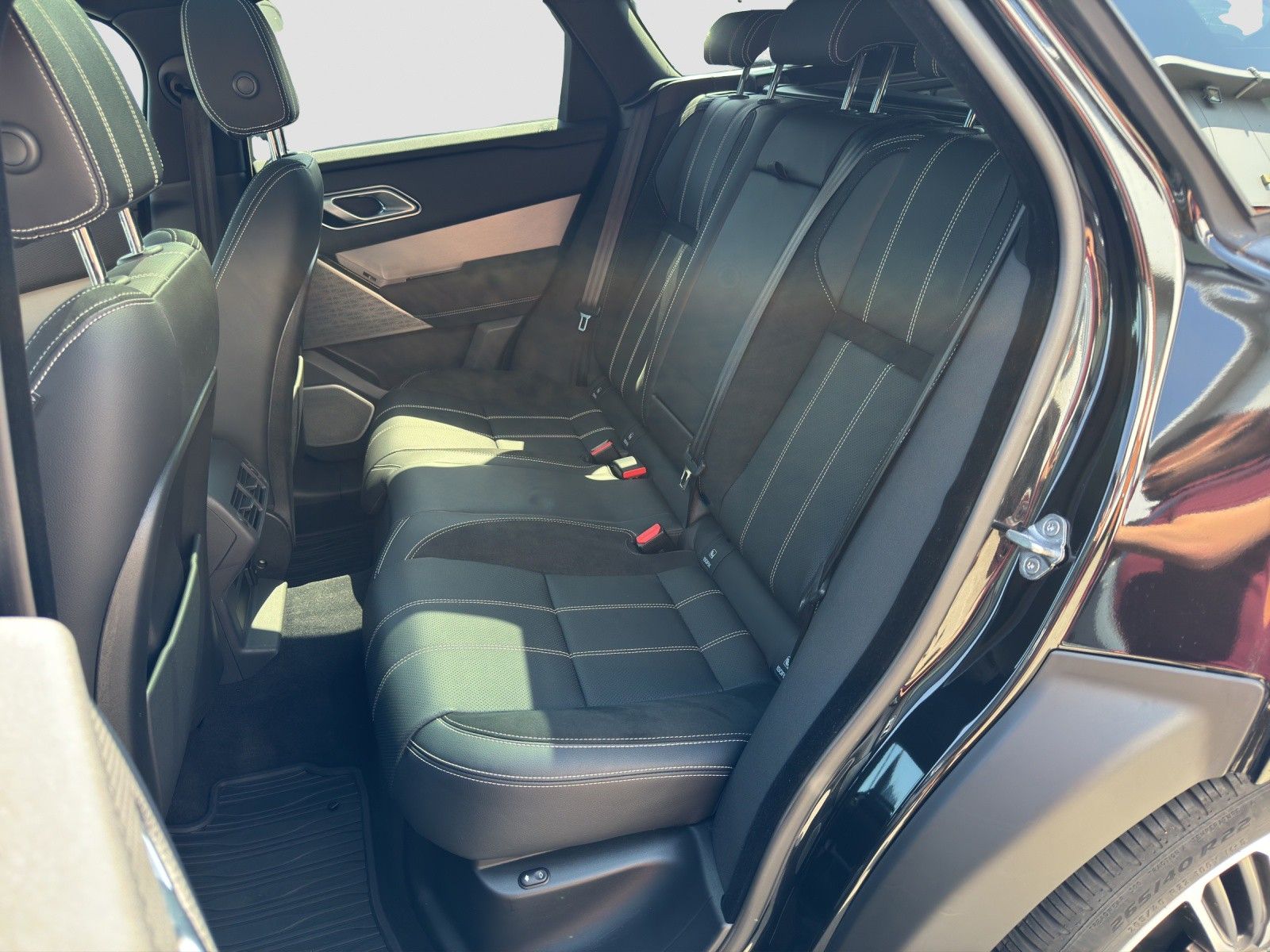 Range Rover Velar P250 R-Dynamic SE - Samsaru's Car Outlet